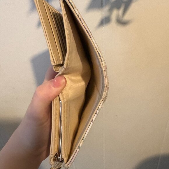 Floral White Wallet with Gold Hardware - Picture 5 of 5